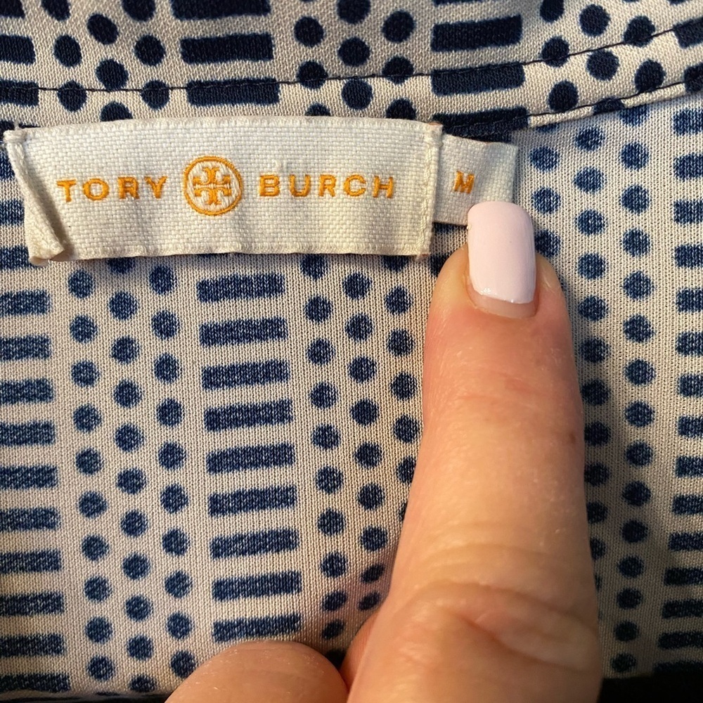 Tory Burch Women’s Black White Blouse Print Collar Poly Lightweight EUC size M - Picture 4 of 15